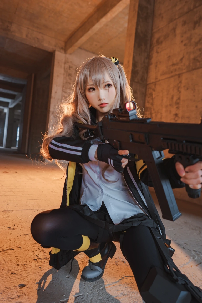面饼仙儿《UMP45》主题写真：26张全套美图