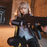 面饼仙儿《UMP45》主题写真：26张全套美图