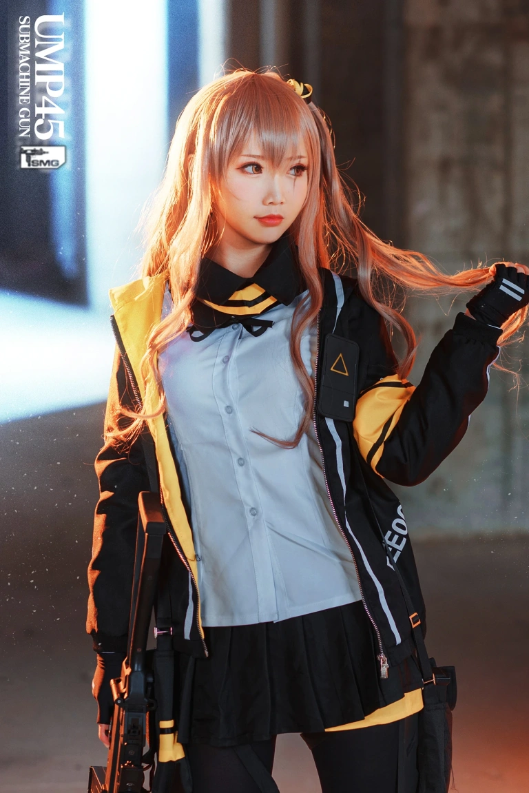 面饼仙儿《UMP45》主题写真：26张全套美图