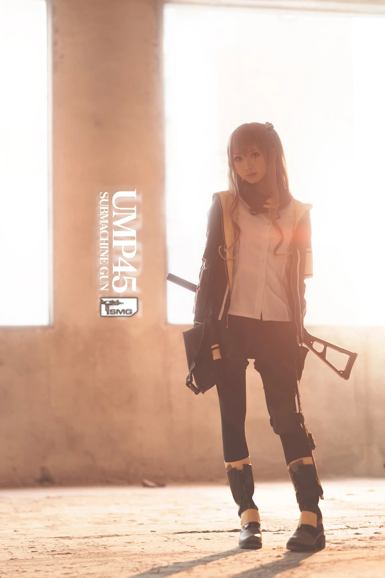 面饼仙儿《UMP45》主题写真：26张全套美图