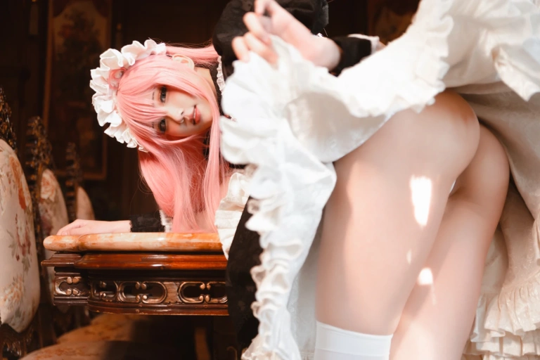 瓦斯塔亚小龙虾《女仆》主题写真：15张全套美图