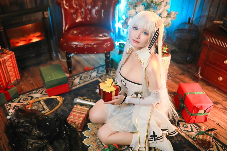 前羽《碧蓝航线 光辉》主题写真：17张全套美图