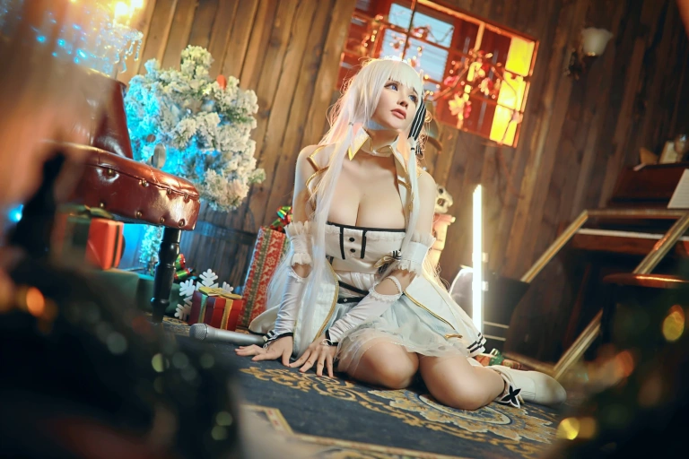 前羽《碧蓝航线 光辉》主题写真：17张全套美图