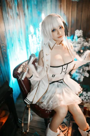 前羽《碧蓝航线 光辉》主题写真：17张全套美图