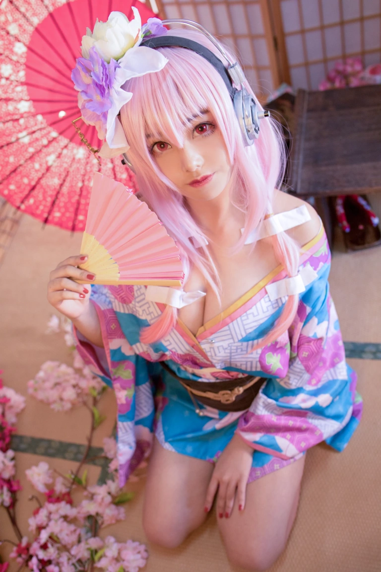 蜜汁猫裘《索尼子和服》主题写真：19张全套美图