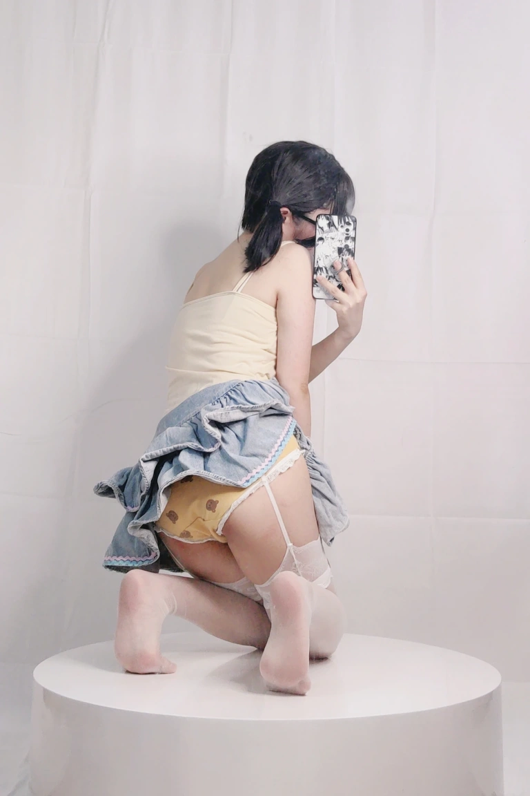 神沢永莉《绫蛋糕裙吊带袜汐》主题写真：22张全套美图