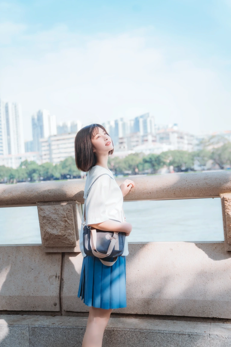 河豚抚子《和春天有个约会》主题写真：22张全套美图