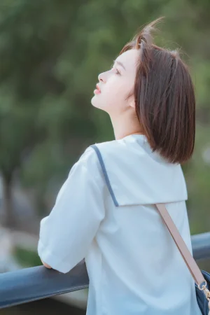 河豚抚子《和春天有个约会》主题写真：22张全套美图