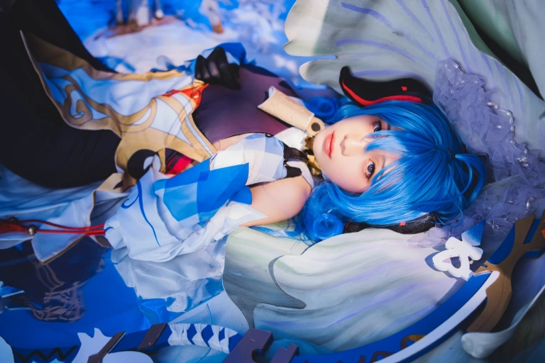 清青琴玖《甘雨》主题写真：25张全套美图
