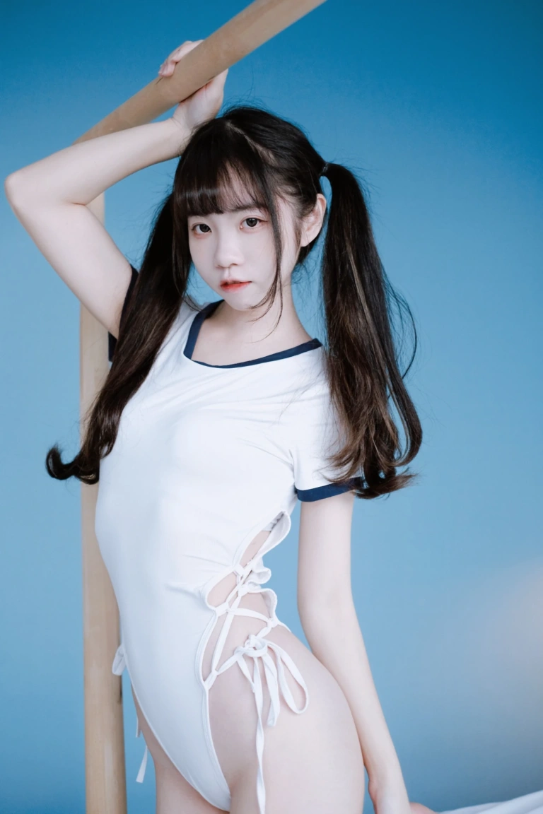 可可小白兔《體操服の女學生🐰》主题写真：28张全套美图