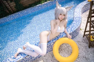 九柒喵《朝凪泳装》主题写真：29张全套美图