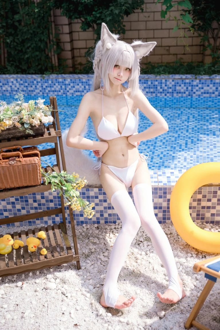 九柒喵《朝凪泳装》主题写真：29张全套美图
