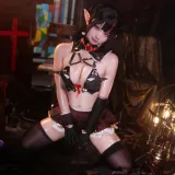伊喵君《萝贝莉雅》主题写真：29张全套美图