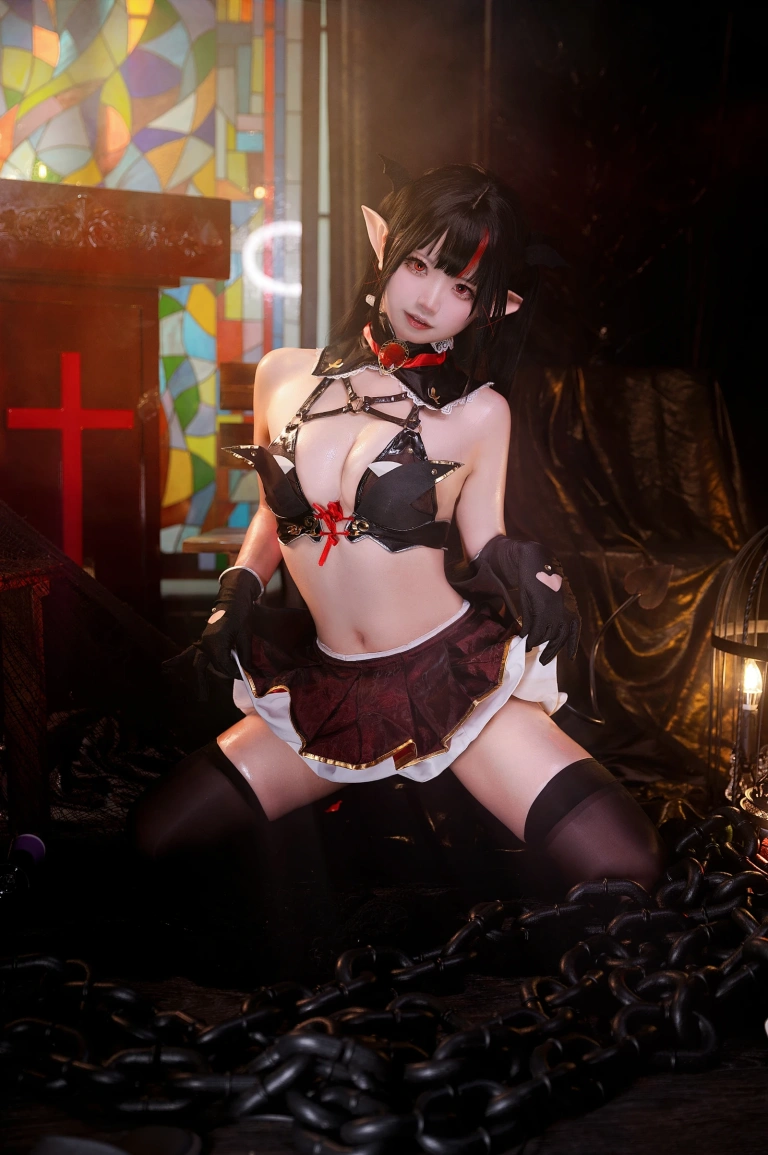伊喵君《萝贝莉雅》主题写真：29张全套美图