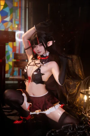 伊喵君《萝贝莉雅》主题写真：29张全套美图