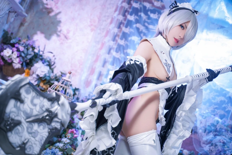 虎森森《2B女仆》主题写真：15张全套美图