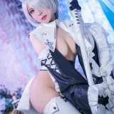 虎森森《2B女仆》主题写真：15张全套美图