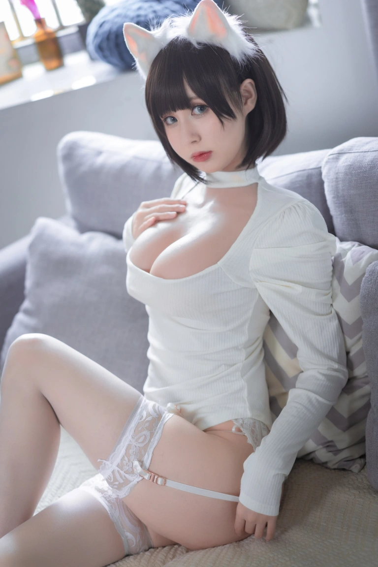西园寺南歌《白猫白色连体衣》主题写真：30张全套美图