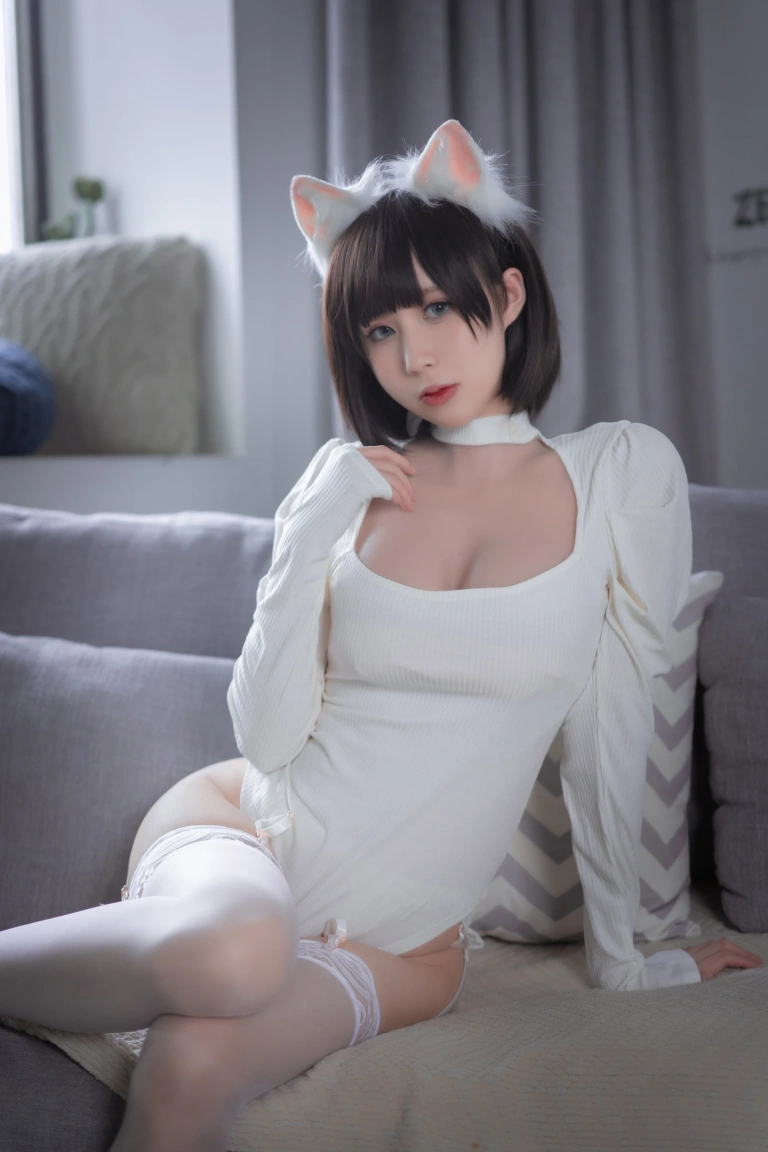 西园寺南歌《白猫白色连体衣》主题写真：30张全套美图