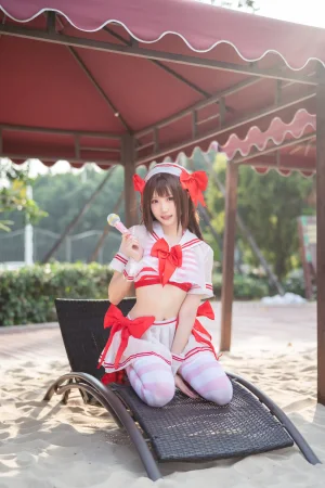 瓜希酱《岛村卯月 泳衣》主题写真：30张全套美图