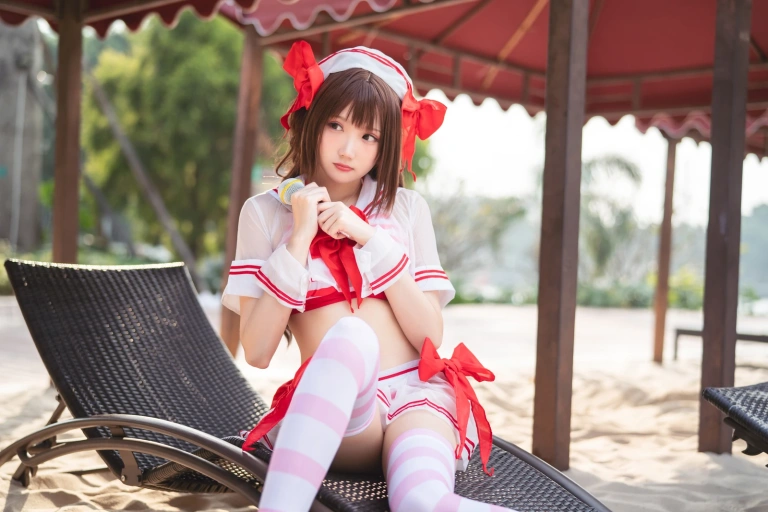 瓜希酱《岛村卯月 泳衣》主题写真：30张全套美图