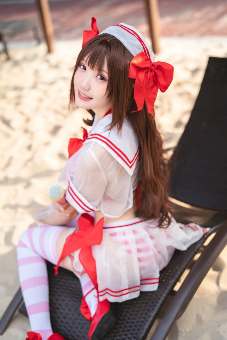 瓜希酱《岛村卯月 泳衣》主题写真：30张全套美图