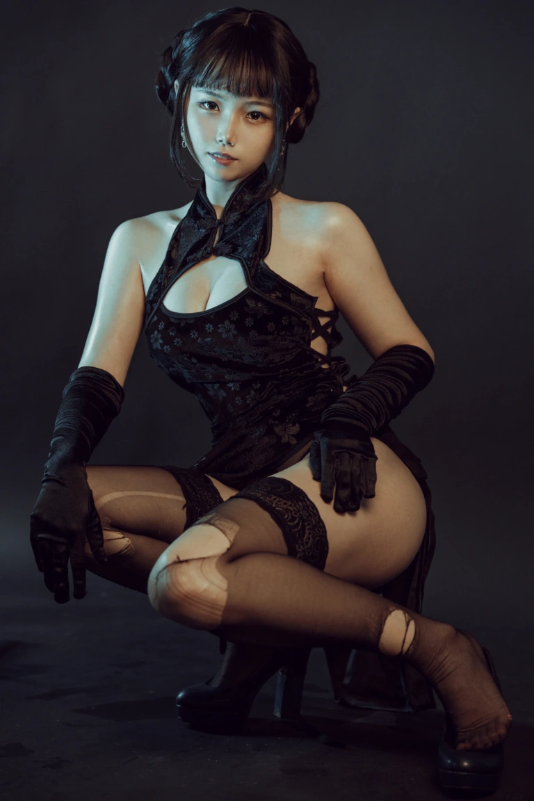 七月喵子《穿旗袍耍剑》主题写真：32张全套美图
