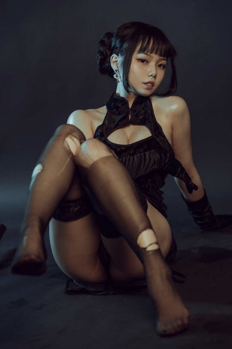 七月喵子《穿旗袍耍剑》主题写真：32张全套美图