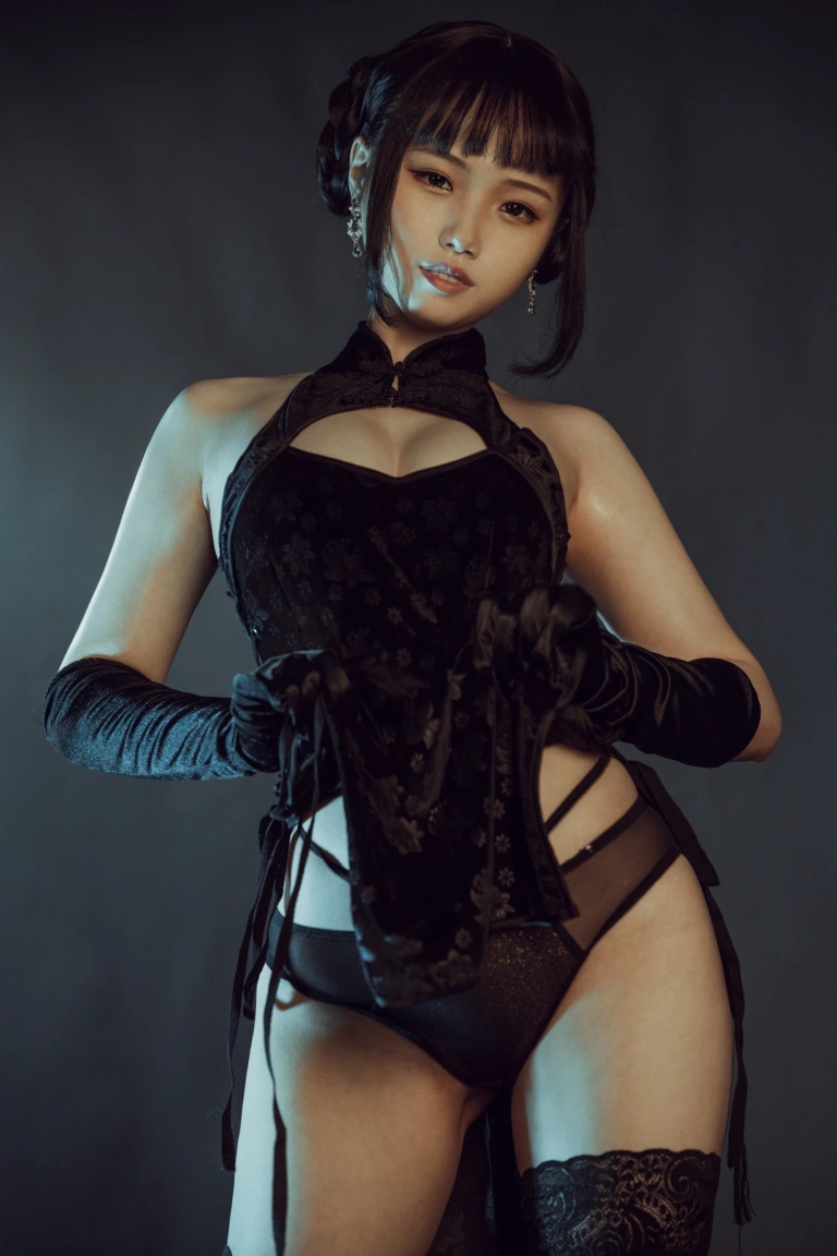 七月喵子《穿旗袍耍剑》主题写真：32张全套美图