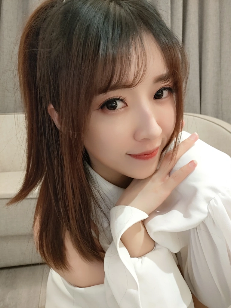 小女巫露娜《条纹提花白衬衣》主题写真：39张全套美图