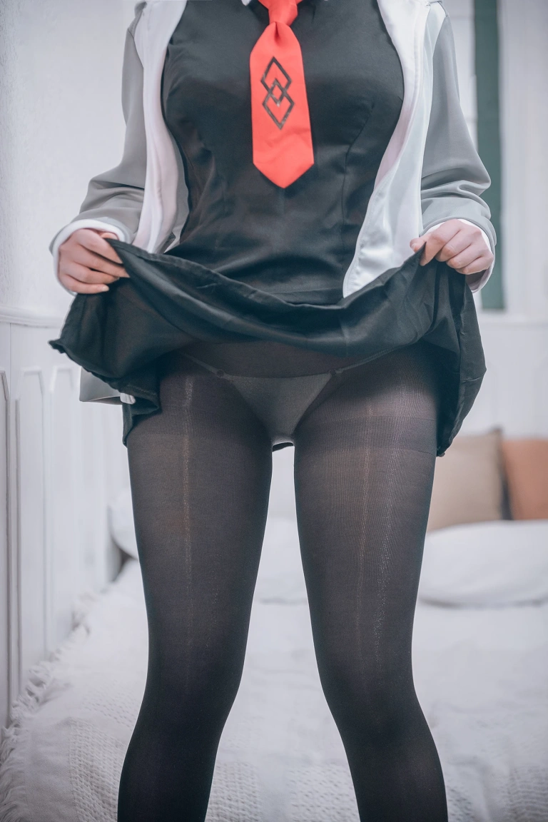 是本末末《玛修常服＆猫咪下着》主题写真：42张全套美图