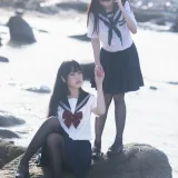 三無人型《水手服百合黑丝（&不呆猫）》主题写真：51张全套美图，含1个视频