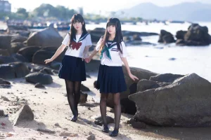三無人型《水手服百合黑丝（&不呆猫）》主题写真：51张全套美图，含1个视频