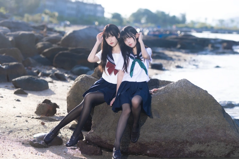 三無人型《水手服百合黑丝（&不呆猫）》主题写真：51张全套美图，含1个视频