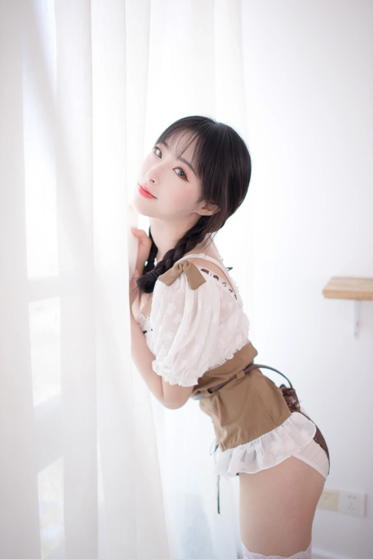 清水由乃《七三复古》主题写真：57张全套美图