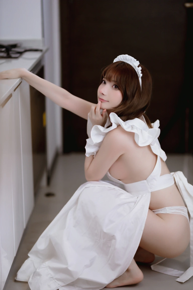 是三不是世《果体围裙》主题写真：62张全套美图