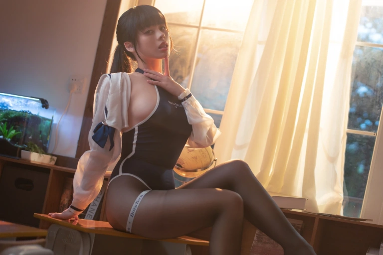 九言《竞泳》主题写真：69张全套美图