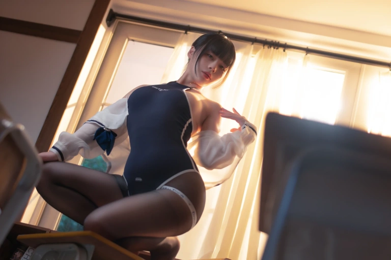 九言《竞泳》主题写真：69张全套美图