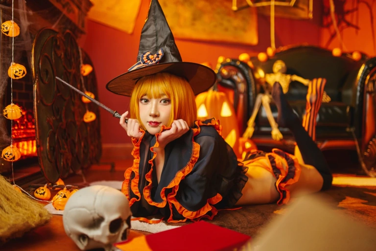 阿包也是兔娘《万圣节》主题写真：8张全套美图