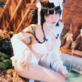 小野寺地瓜《小牛泳装》主题写真：9张全套美图
