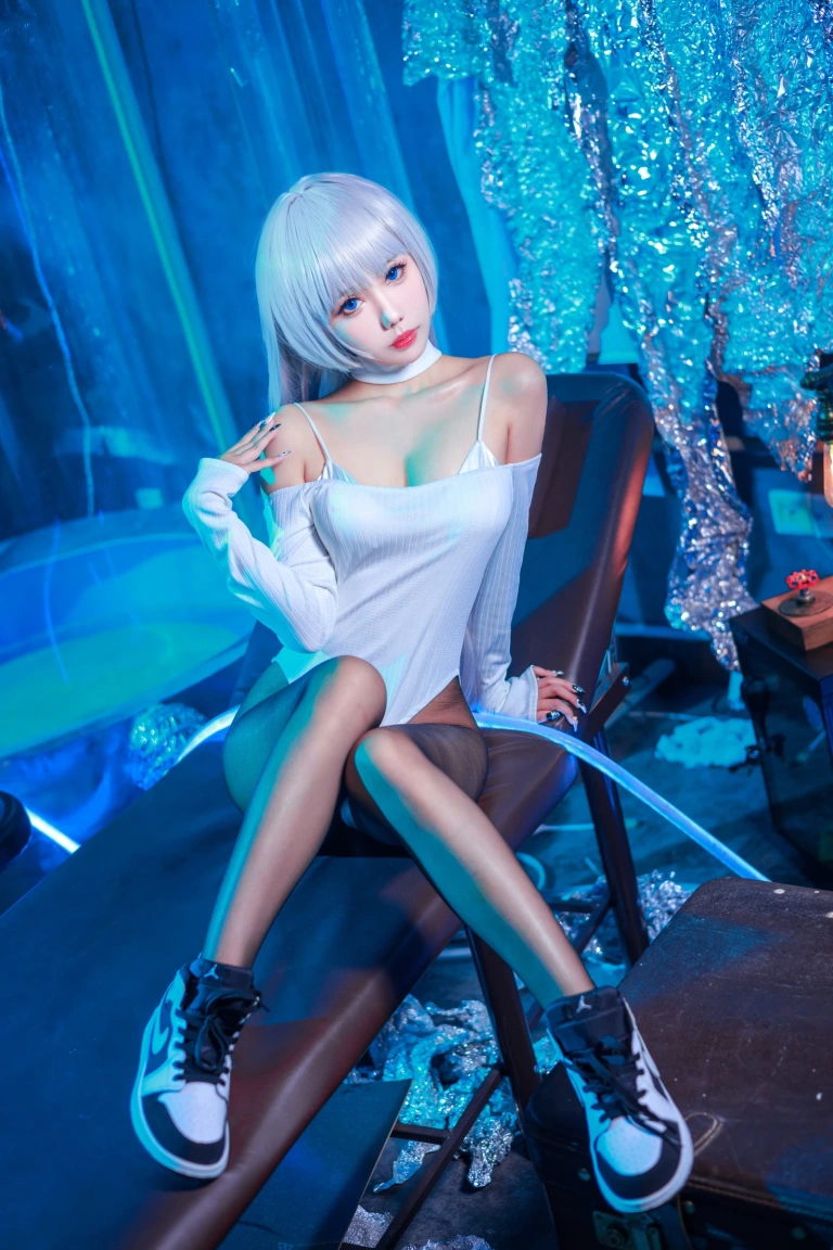 仙女月《ivy》主题写真：48张全套美图，含1个视频