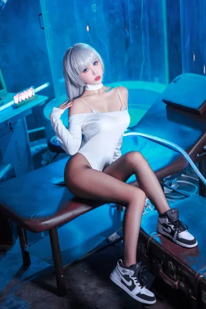 仙女月《ivy》主题写真：48张全套美图，含1个视频