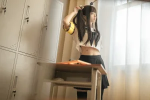 桃良阿宅《教室JK》主题写真：33张全套美图
