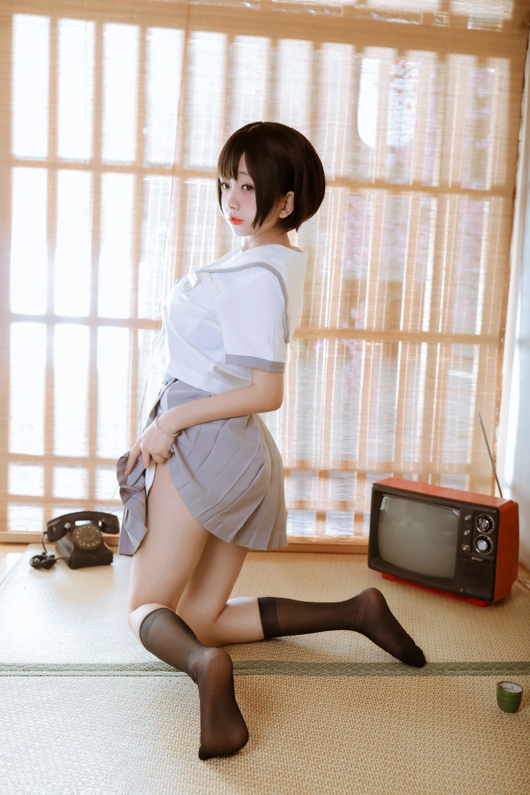 日奈娇(椎名莜)《和风jk》主题写真：40张全套美图