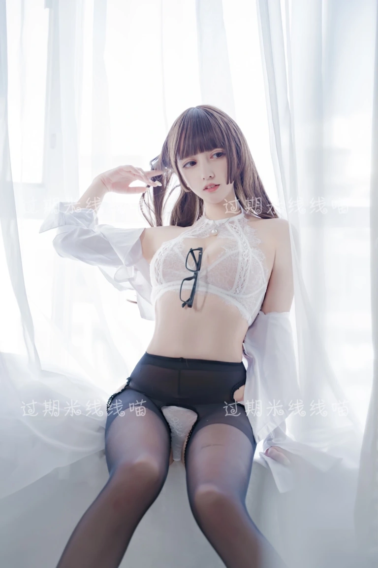 过期米线线喵《白色ol》主题写真：40张全套美图