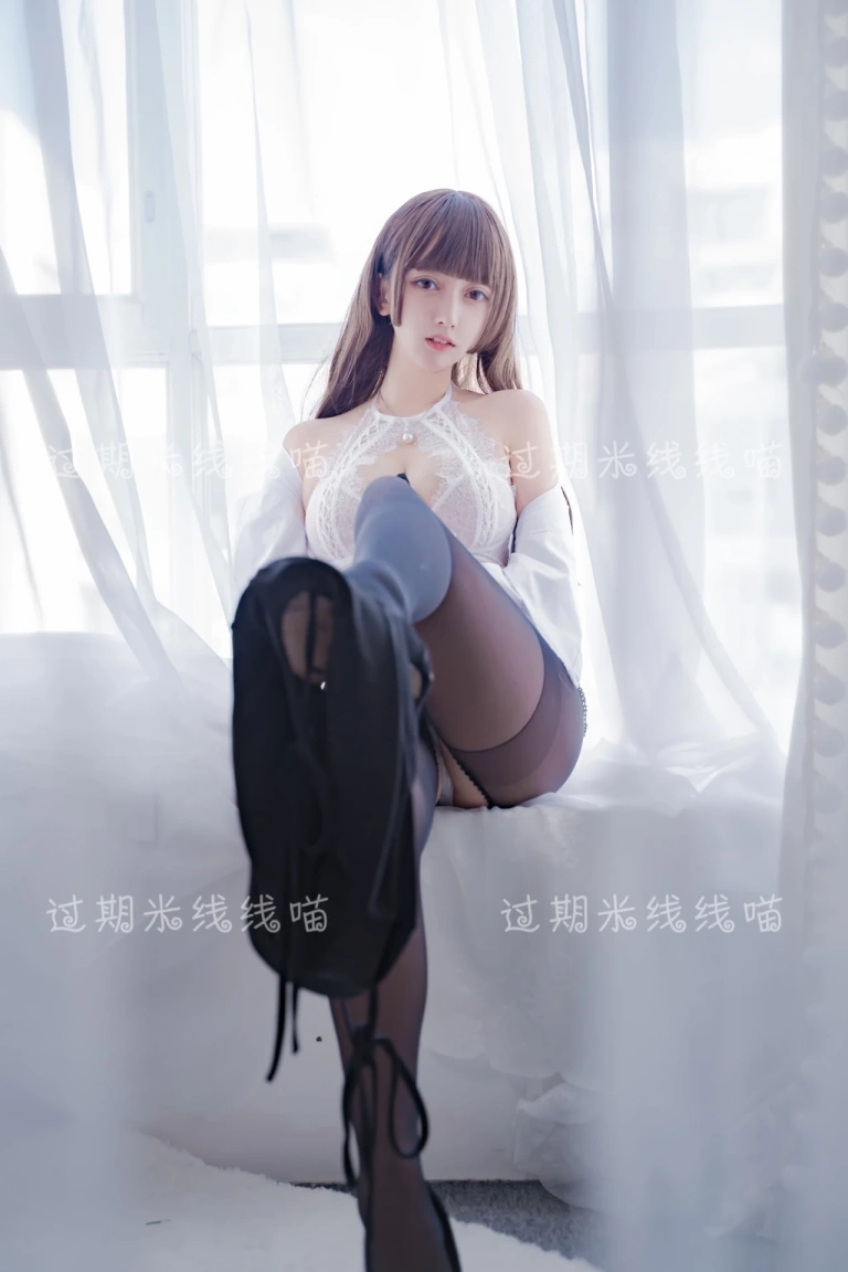 过期米线线喵《白色ol》主题写真：40张全套美图
