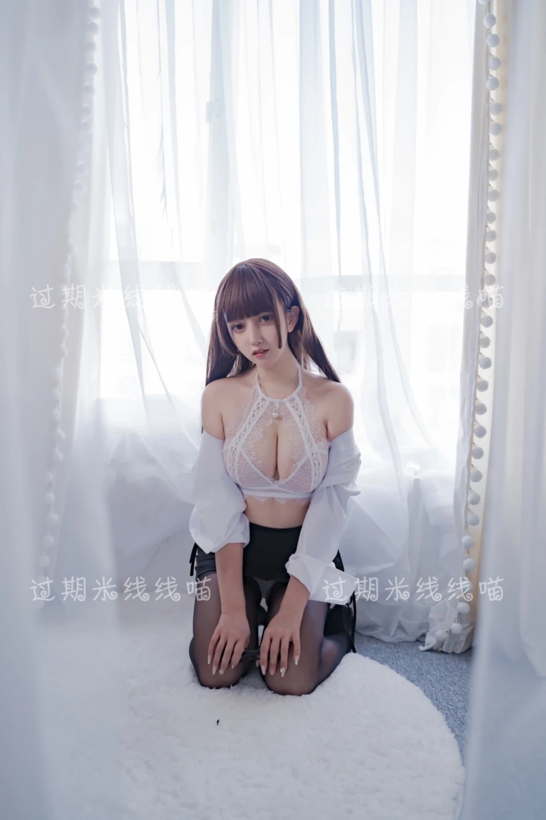 过期米线线喵《白色ol》主题写真：40张全套美图