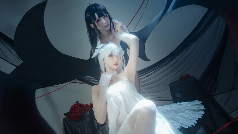 焖焖碳《碧蓝航线 埃姆登 双黑白夜之主（&Tomoyo酱）》主题写真：29张全套美图