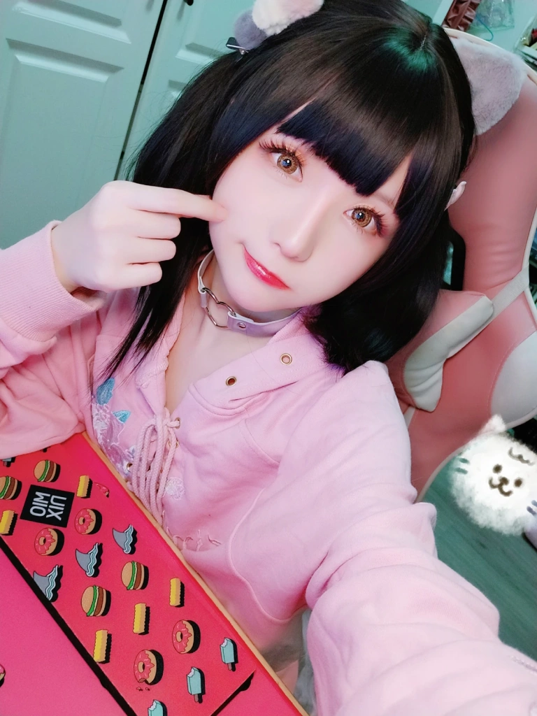 星之迟迟《VOL.4 元气女仆包》主题写真：66张全套美图