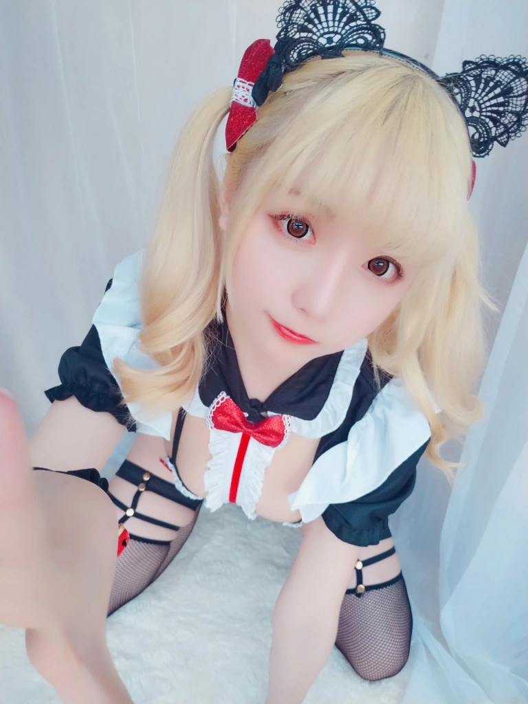 星之迟迟《VOL.4 元气女仆包》主题写真：66张全套美图